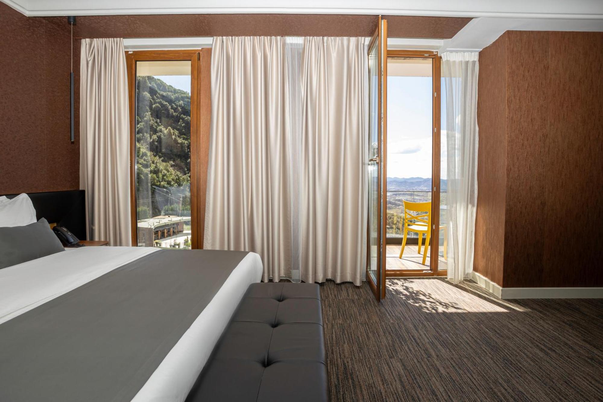Select Hill Resort Linze Екстер'єр фото