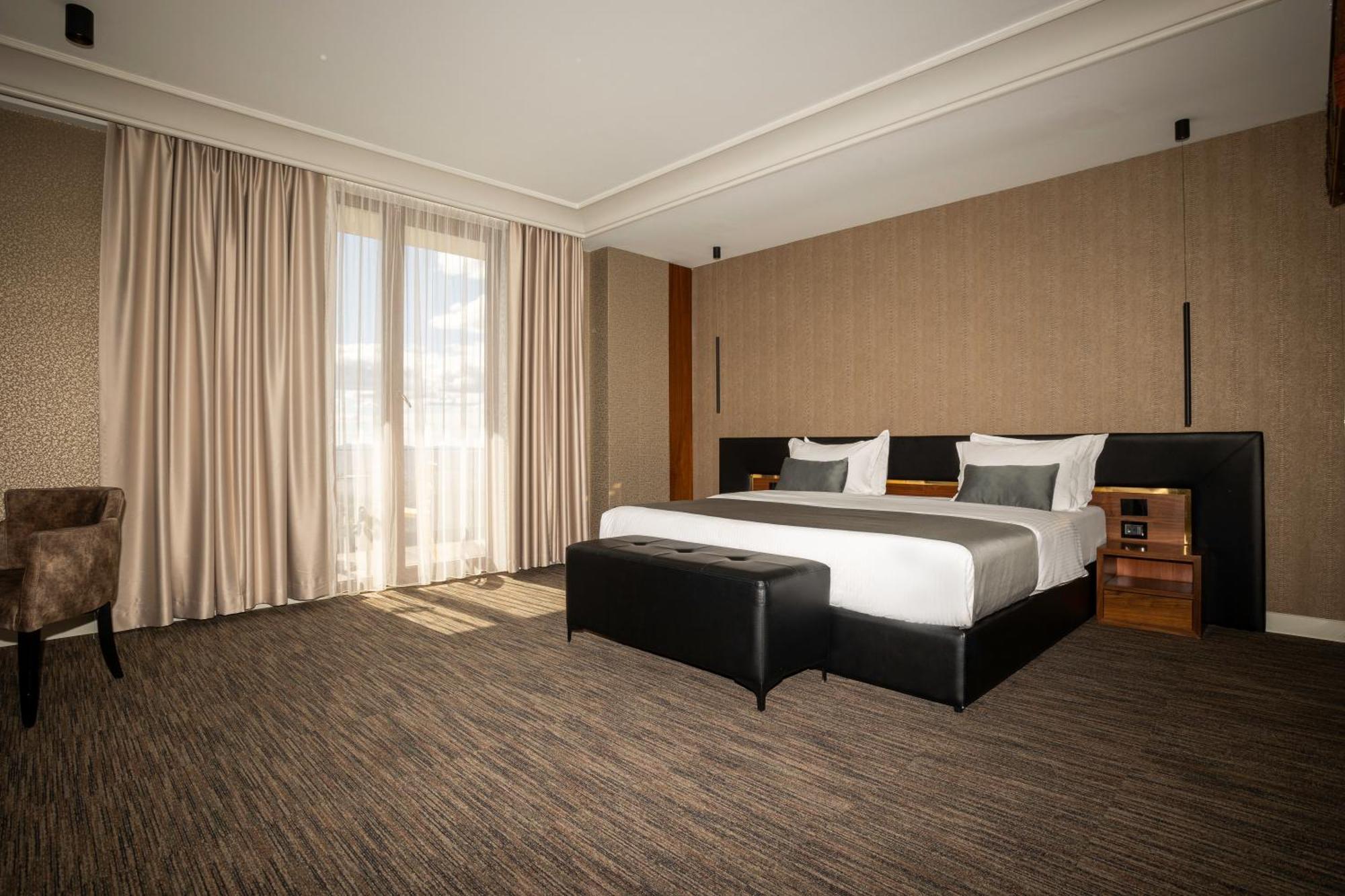 Select Hill Resort Linze Екстер'єр фото