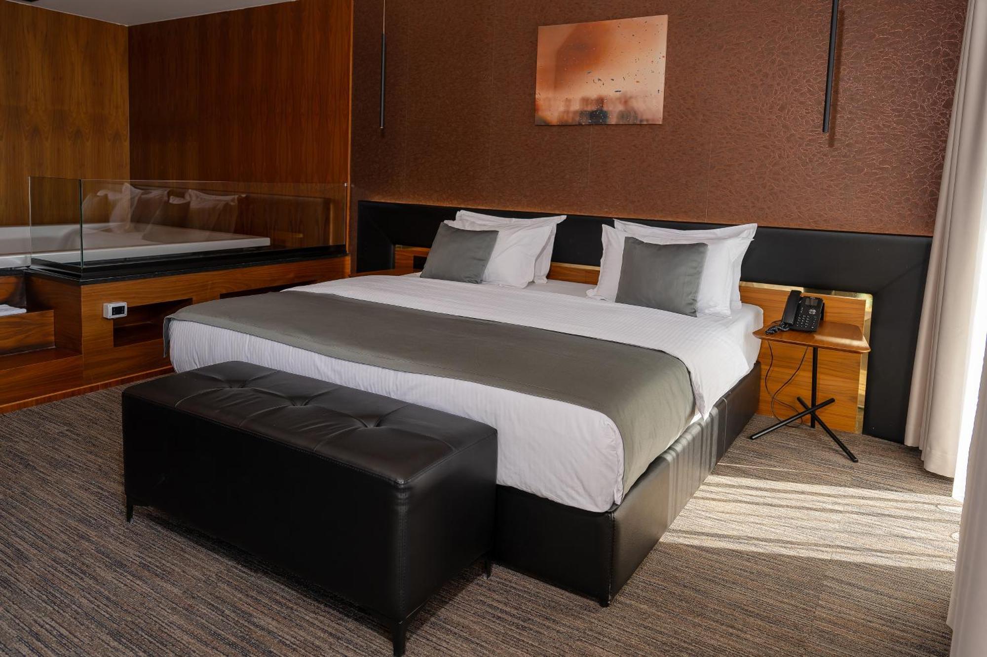 Select Hill Resort Linze Екстер'єр фото