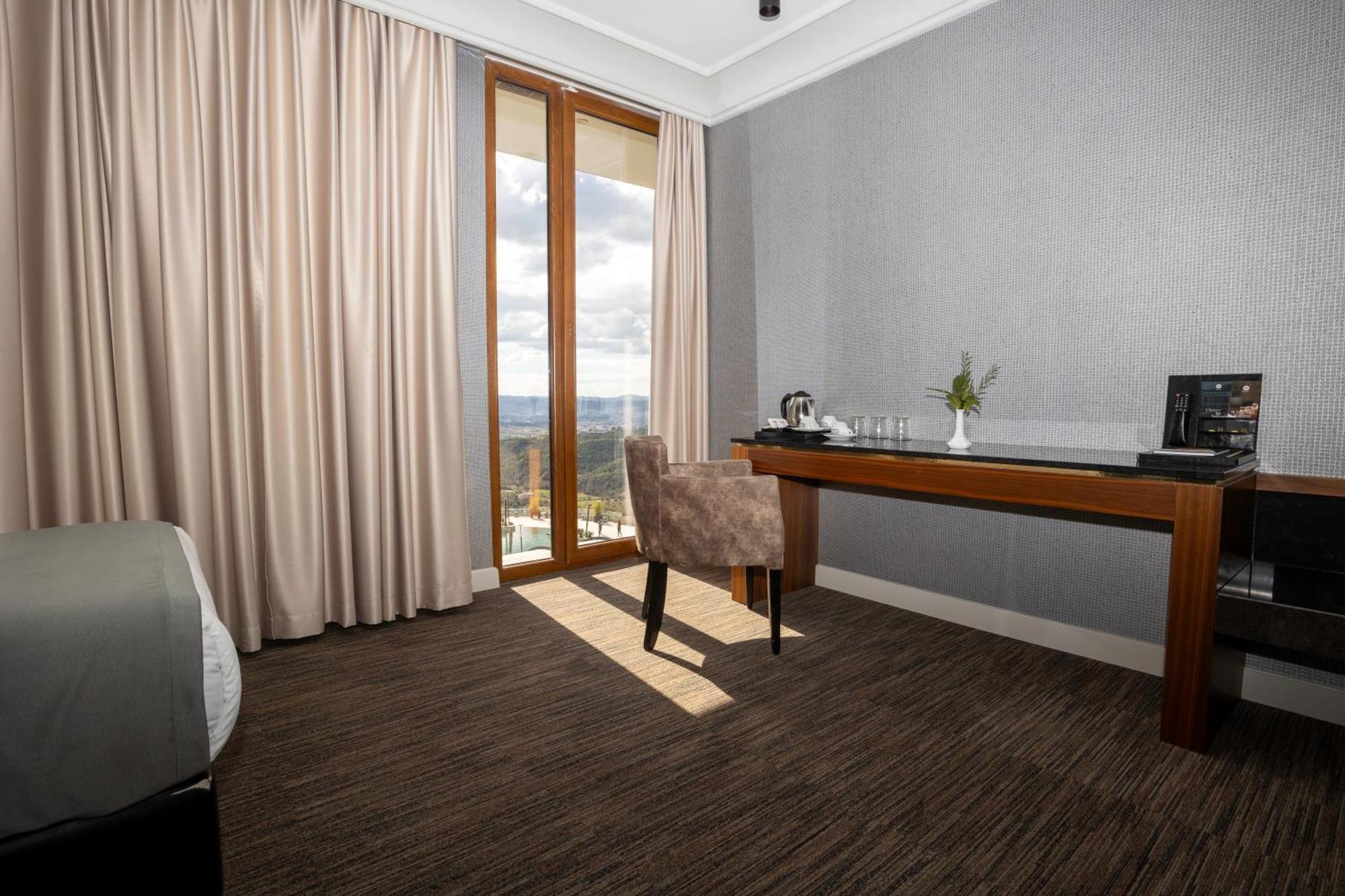 Select Hill Resort Linze Екстер'єр фото