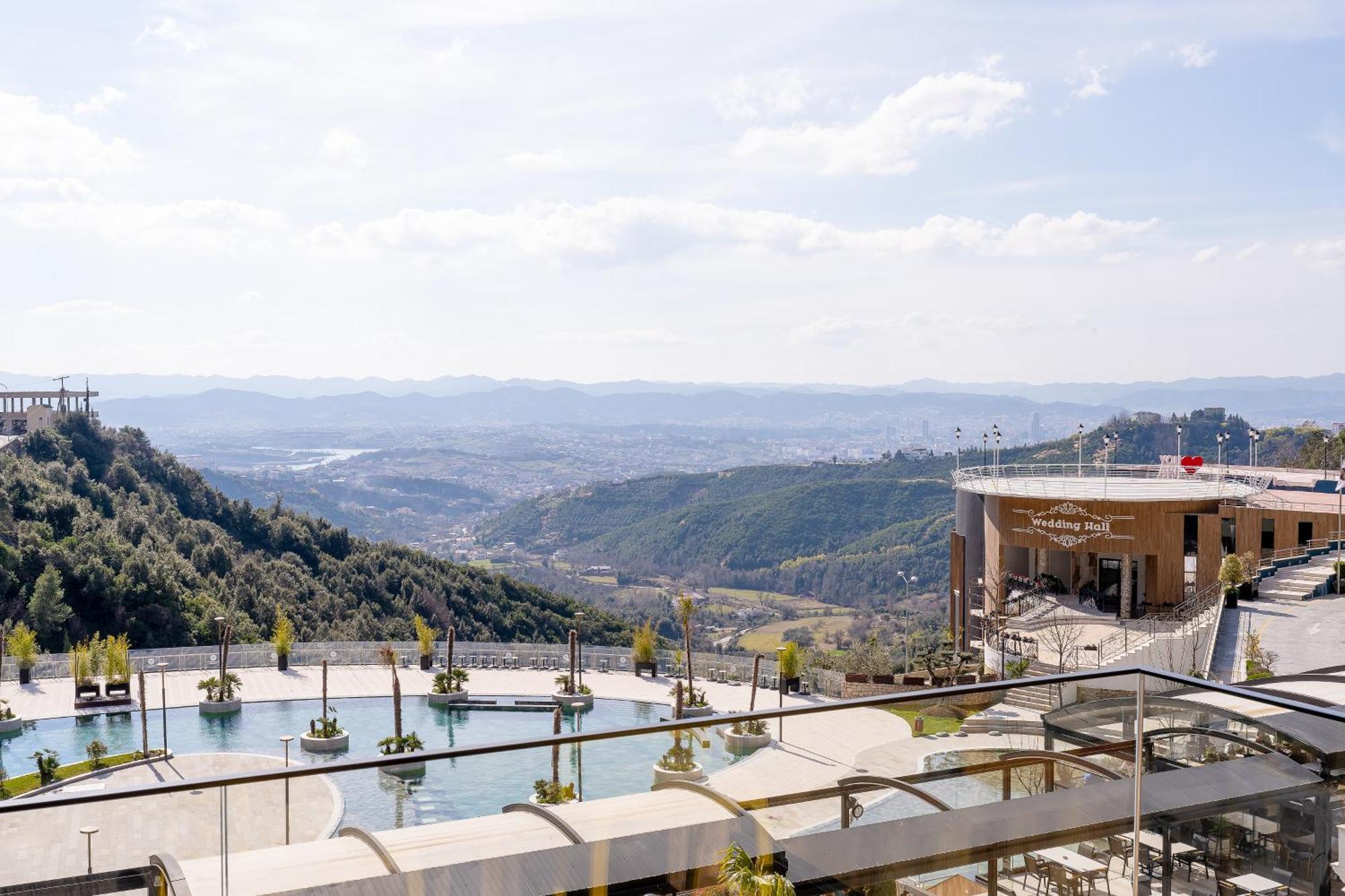 Select Hill Resort Linze Екстер'єр фото