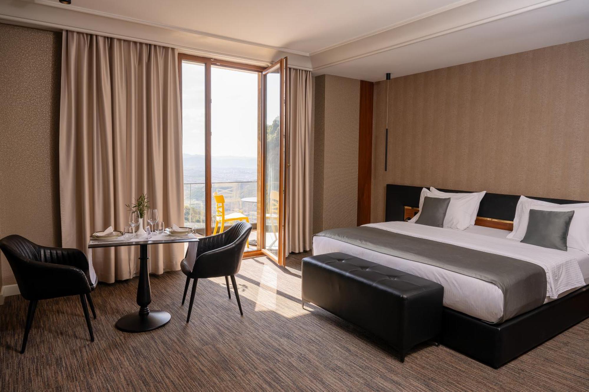 Select Hill Resort Linze Екстер'єр фото
